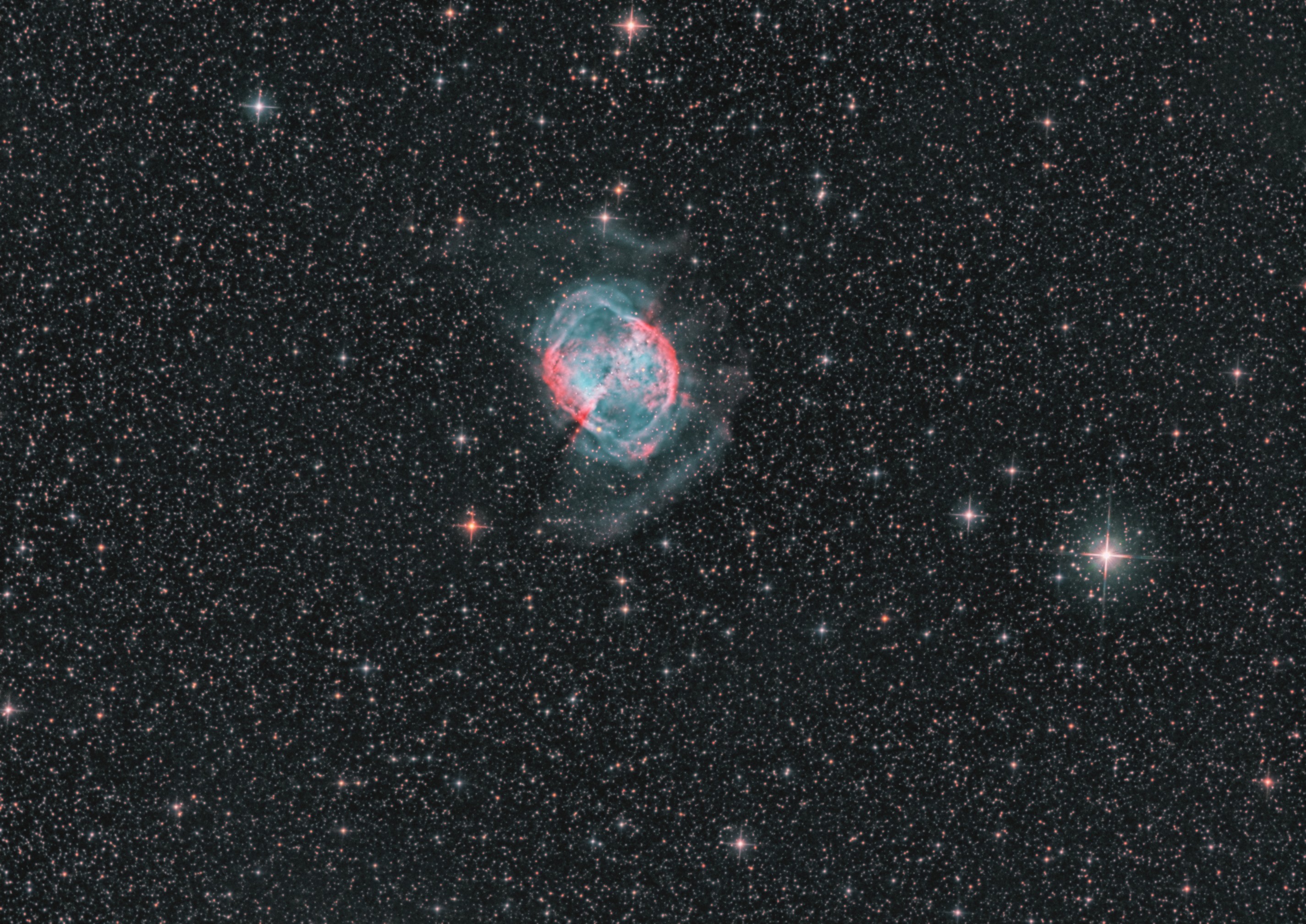 M 27 - LRGB